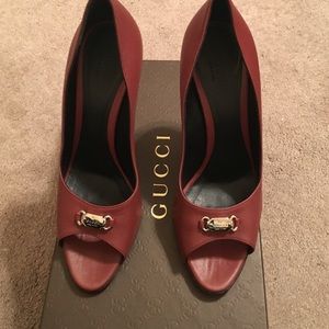 Gucci pumps