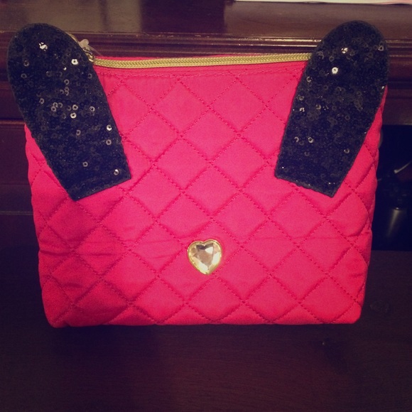 ON SALE! 🎀 Fushia Disco Bunny Betsey Johnson Bag