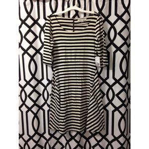🎉Forever 21 black and cream striped dress