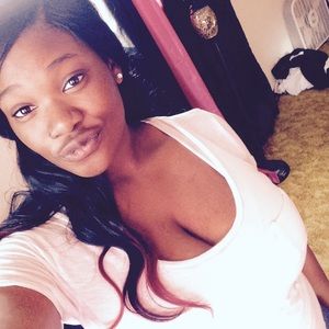 Meet your Posher, Ebony