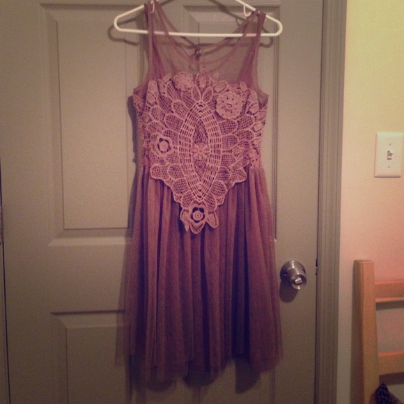 Boho chic dress in tan