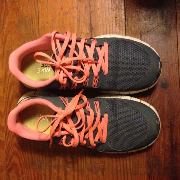 Nike Free - Picture 2 of 3