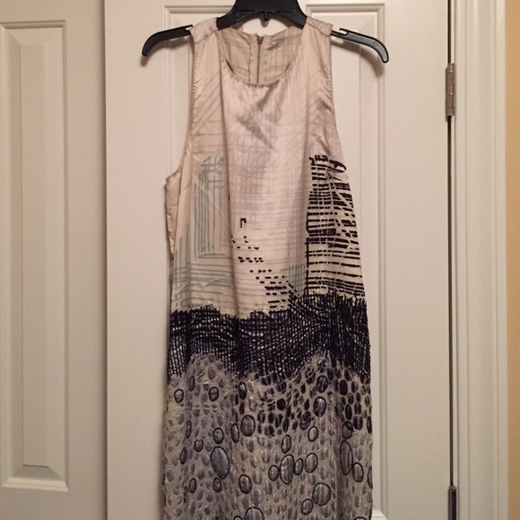 Silk patterned dress with black bead embroidery - Picture 1 of 4