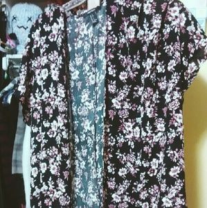Long Short-sleeved Floral Kimono Forever 21