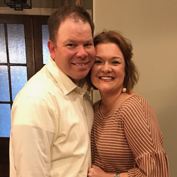 Meet your Posher, Amanda - Picture 2 of 8