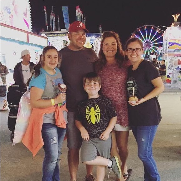 Meet your Posher, Amanda - Picture 8 of 8