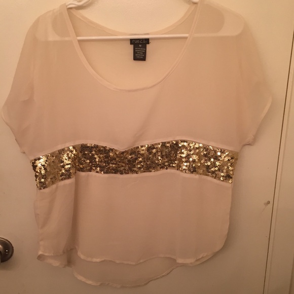 💲⬇️⚡️🔛 Sparkly Top 💛
