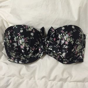 Silk strapless bra. 34B