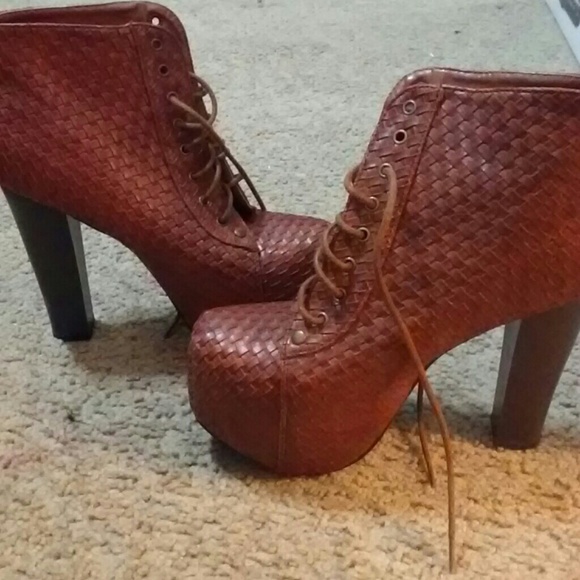 Leatherette platform booties - Picture 2 of 3