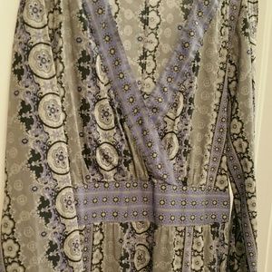 Athleta deep vneck shirt