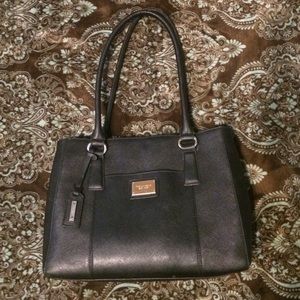 MOVING SALE MAKE OFFERS❤️ structured leather purse