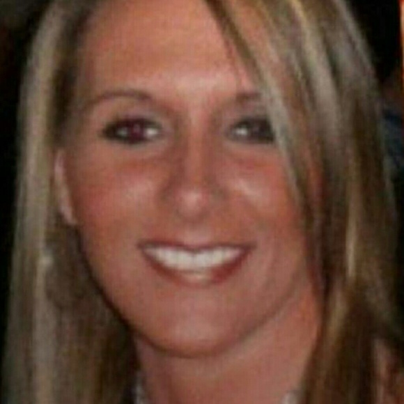 Meet your Posher, Angie - Picture 1 of 1