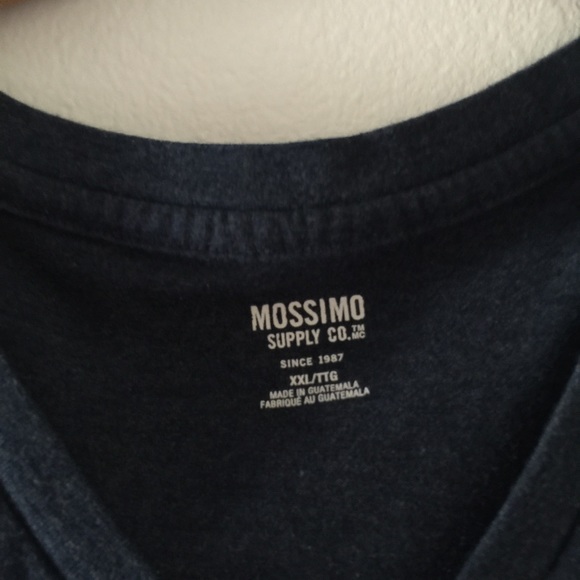 Simple tee - Picture 2 of 2