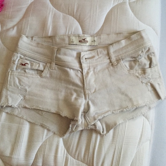 White hollister shorts
