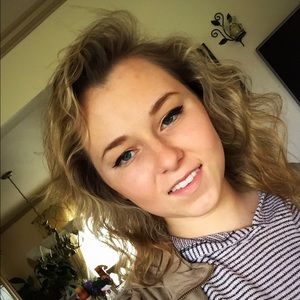 Meet your Posher, Alyssa