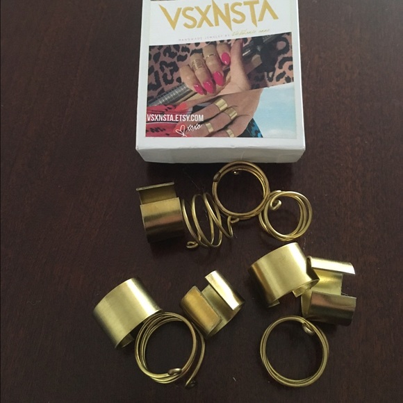 Set of adjustable rings