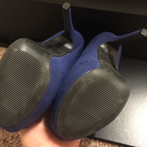 Heels - Picture 4 of 4