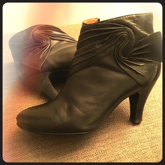 Cute Sofft leather booties