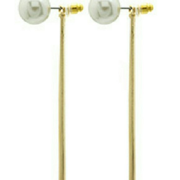 Pearl stud with gold earrings