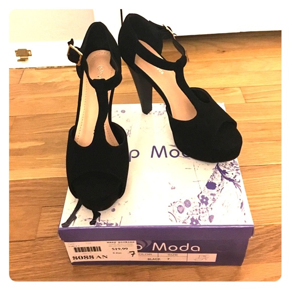 Black T-Strap Peep Toe Pumps