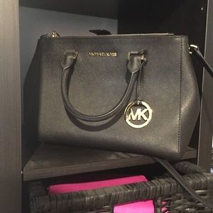 Michael Kors SUTTON MEDIUM