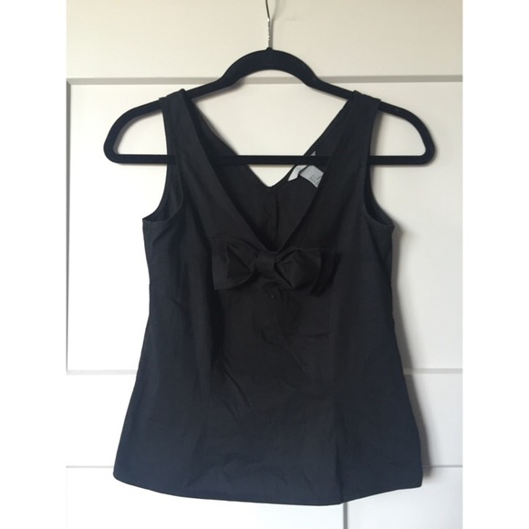 Bow front top - Picture 2 of 3