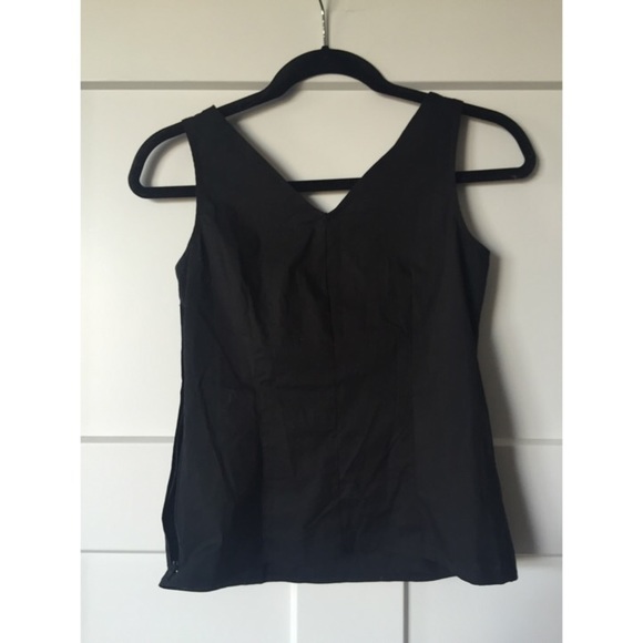 Bow front top - Picture 3 of 3