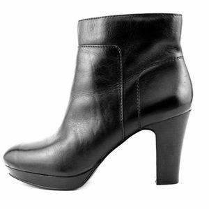 Nine West Leather Size 9 Booties (Black)