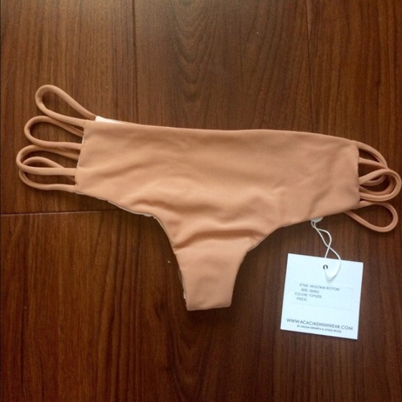 Acacia bottoms