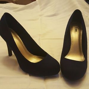 Navy blue heels