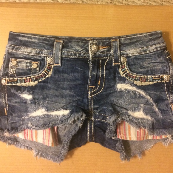 25 miss me shorts, great condition