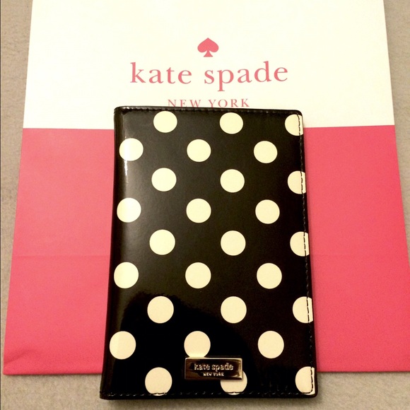 ⚡️FLASH SALE⚡️NWT Kate Spade Passport holder