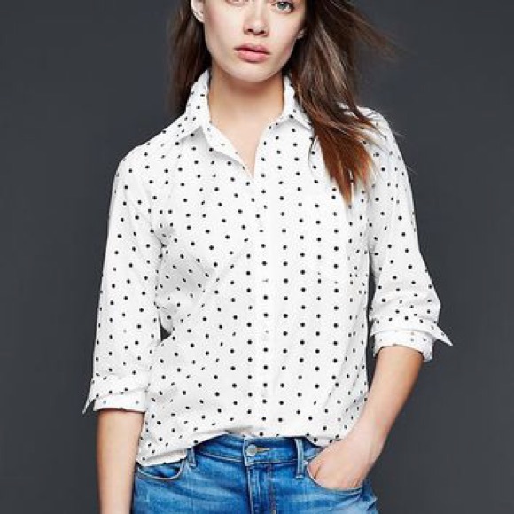 GAP Tops - fitted boyfriend polka dot shirt