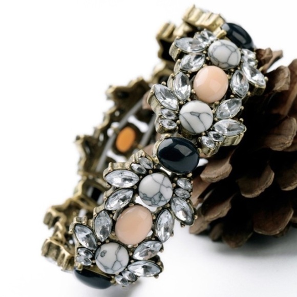 Middle Bracelet- Gorgeous Stretchy Bracelet - Picture 3 of 4