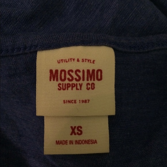Mossimo shirt - Picture 2 of 3