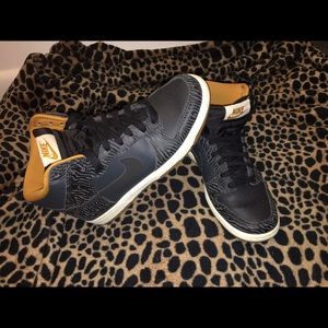 Women's Nike 543242-004 Dunk