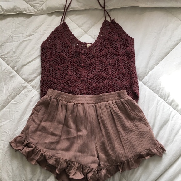 Mauve flowy shorts from Angl