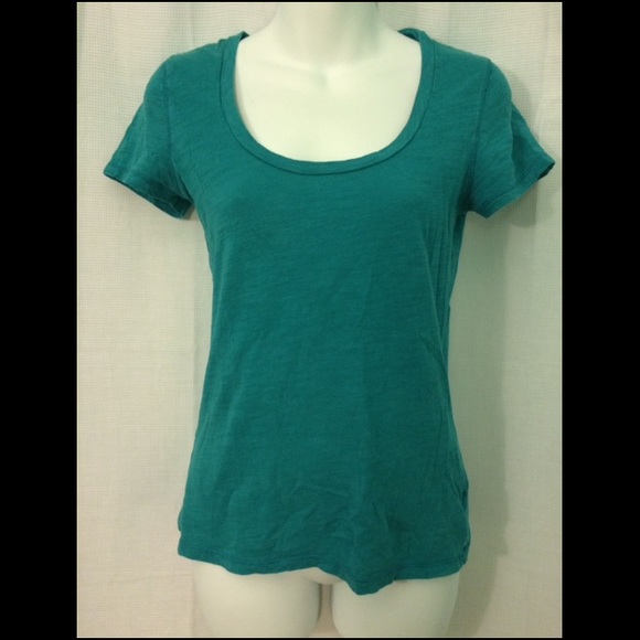 Old Navy t-shirt