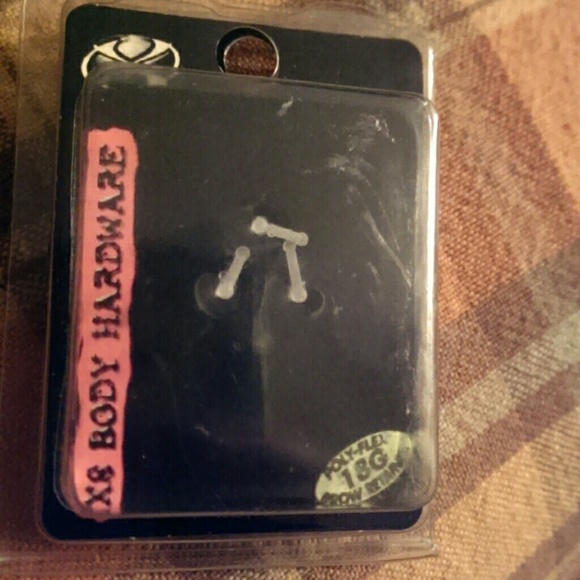 18 G x8 BODY HARDWARE