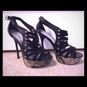 👠 Bebe Black Strapped Stilettos
