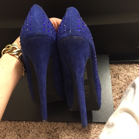 Pumps - Picture 3 of 4