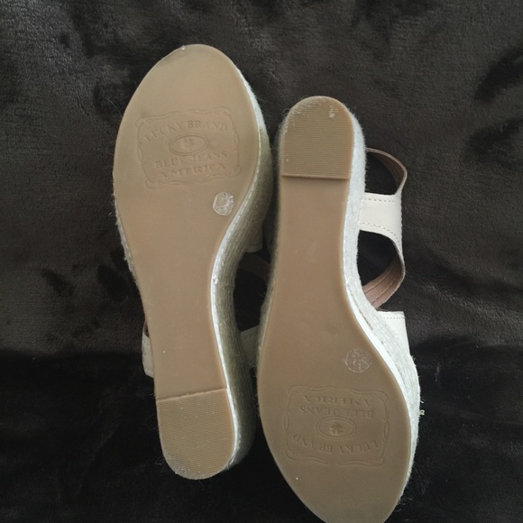NWOB Lucky Brand Hacienda Wedge Sandals - Picture 3 of 3