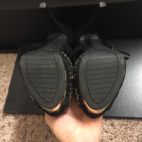 Heels - Picture 2 of 4