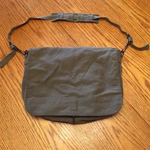 Canvas messenger bag