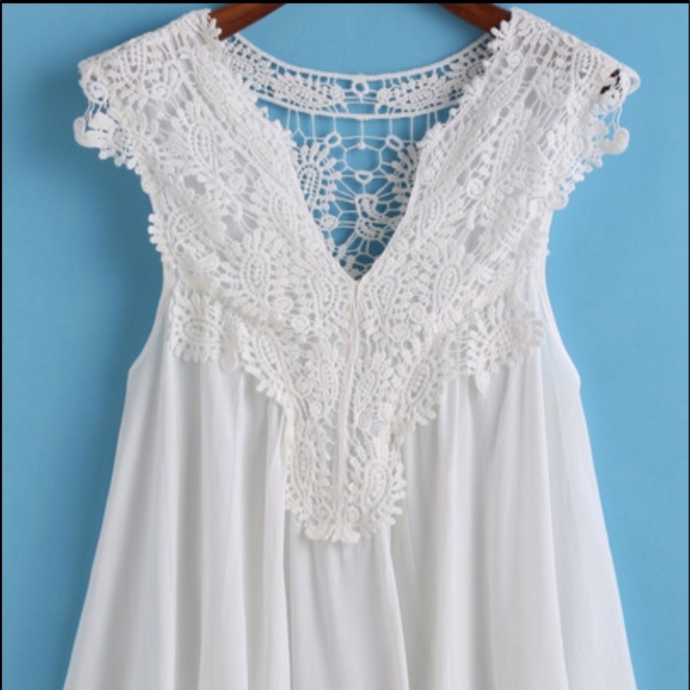 White boutique flowing lace top