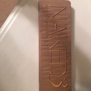 Urban Decay Naked 3 eyeshadow palette