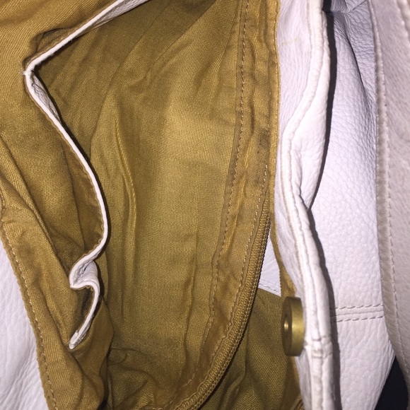 PLAIN WHITE HOBO PURSE TWO POCKETS ON OUTSIDE