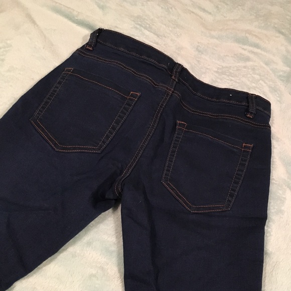 Jean Capris - Picture 3 of 3