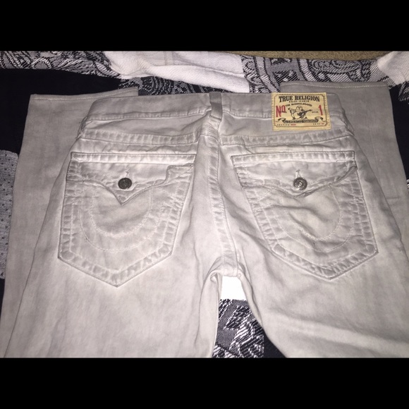 AUTHENTIC TRUE RELIGION JEANS (guys)