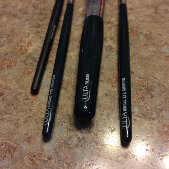 Makeup Bundle! - Picture 4 of 4